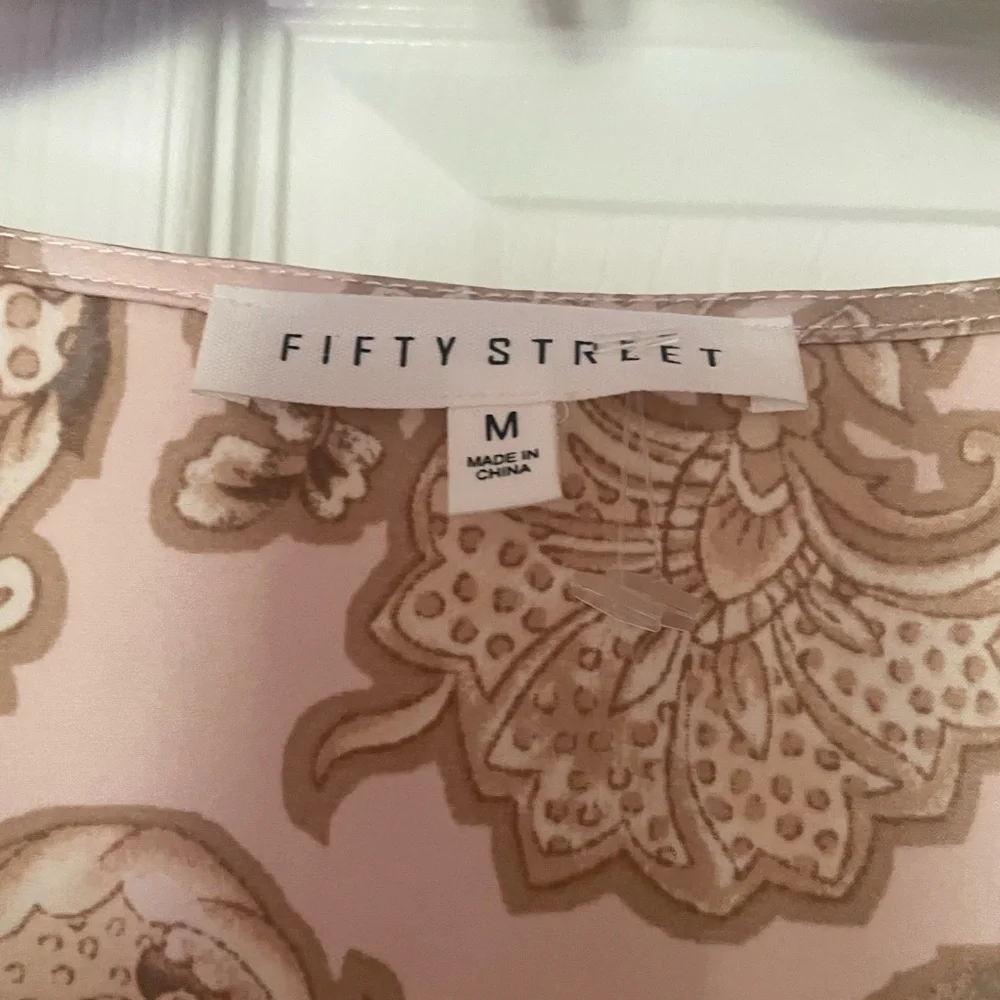 Women satin Long sleeve Top, Fifty Street Medium New - Picture 2 of 3